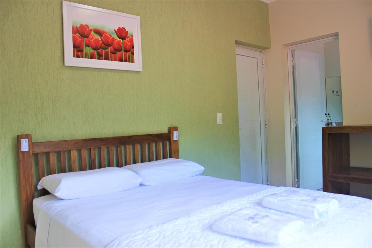 Residencial Aguas De Bare Hotel Sao Sebastiao  Eksteriør billede
